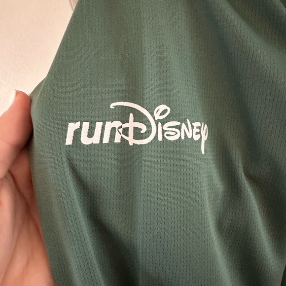 RunDisney 10K Long-sleeve - Picture 3 of 6